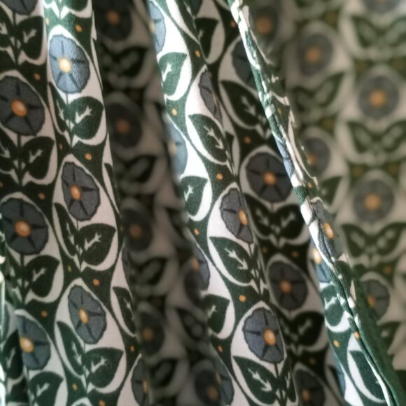 'MAX STUDIO' NWT Abstract Tulip Sleeve Top XL - Picture 7 of 12